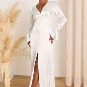 Elegant Celebration White Satin Long Sleeve Slip Maxi Dress! Never worn 🦄